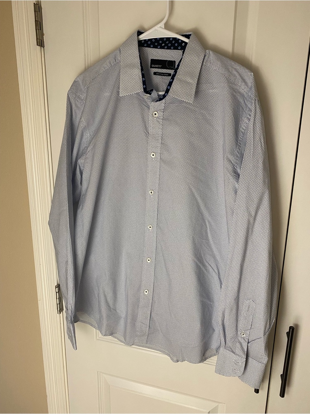 Quieti Men's Light Blue Micro-Pattern Dress Shirt with Navy Contrast - Size L